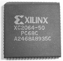Komplex programozható eszközök 80 as évek közepén Felhasználói igények nagyobb logikai és interfész kapacitás Technológiai lehetőségek Integráltság növelhető Két megközelítés Programozhatóság