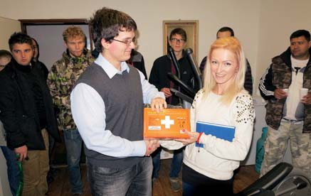 FOTOGALÉRIA 2013/2014 Čistenie náučného chodníka Foto: PaedDr.
