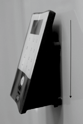 TSE E-KEY kezelési útmutató Az E-KEY a henger jeladójaként funkcionál. Az E-KEY programozása a billentyűzettel vagy egy TSE-szoftverrel végezhető. Az E-KEY hatótávolsága max. 3 m.