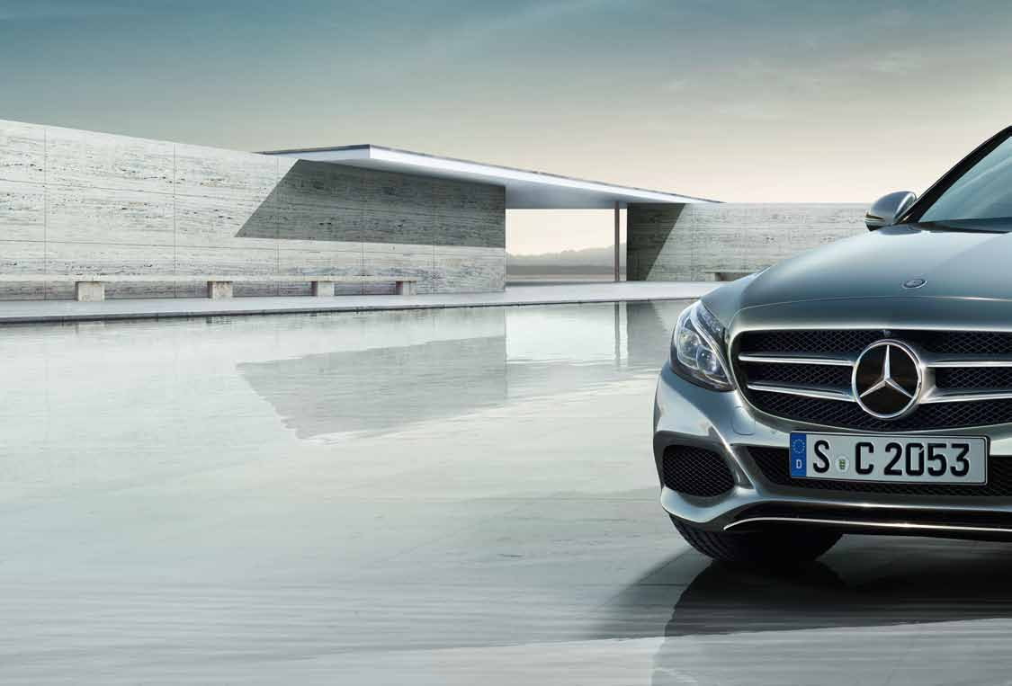 8 Elcsábít. Vegyük például szép és intelligens megjelenését. A C-osztály orra az elegáns design és innovatív Mercedes-Benz technológia magával ragadó egyesülése.