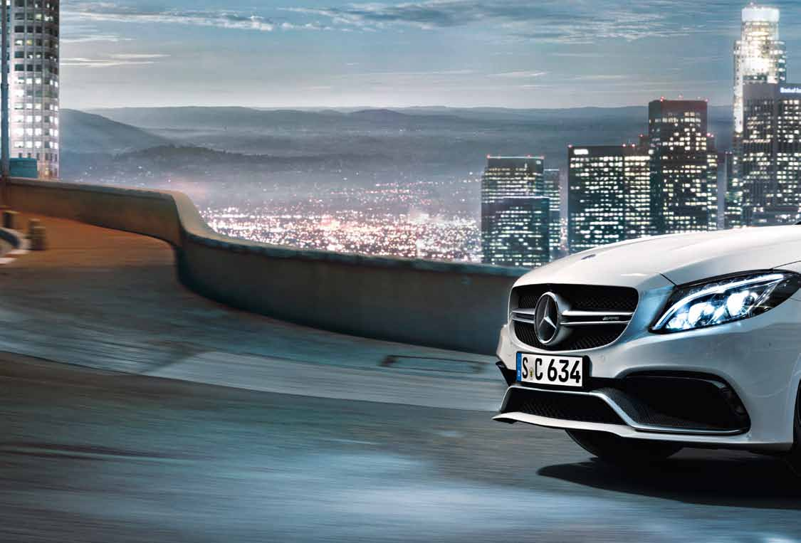 28 Az egyetlen, ami követni tudja: a hírneve. A centrifugális erő megfékezése: a menetdinamika terén a Mercedes-AMG C 63 S-ben egyik innováció a másikat éri.