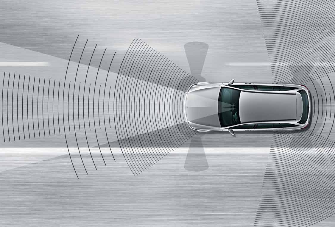44 Mercedes-Benz Intelligent Drive Sztereó kamera, közeli és távoli radar, valamint minden irányban érzékelők képezik a C-osztály számos vezetői asszisztens- és