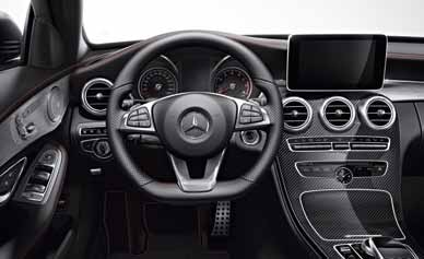 58 Mercedes-AMG C 43 utastér. Mint egy sportos, méretre szabott öltöny, úgy illeszkednek a kontúros AMG Performance ülések a vezetőhöz és az első utashoz.