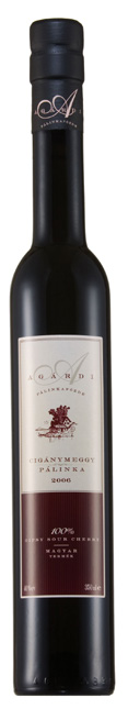 Lecsengése tartalmas, közepesnél hosszabb. Koncentrációja nagy, potenciálja igéretes. Dark ruby with a bouquet that is pure, pleasing, and attractive with rapsberry, sour cherry and plum aromas.