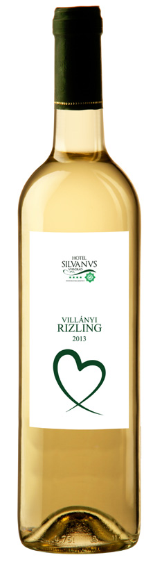 HOUSE WINES A Ház borai VON UNS EMPFOHLENE WEINE Vörösborok SILVANUS RIZLING CUVÉE VYLYAN PINCÉSZET 2015 / 2016 EGRI BIKAVÉR SUPERIOR THUMMERER VILMOS 2011 Rajnai rizling és olaszrizling házasítása e