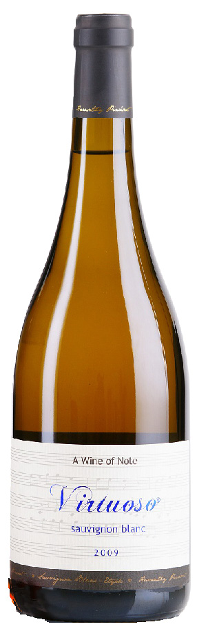Good acidity, refreshing sip. Mittlere intensive Zitronenfarbe. Weiße Blüten, Zitrusfrüchte und ein Hauch von Nessel an der Nase. Am Gaumen intensiver, langer Geschmack.