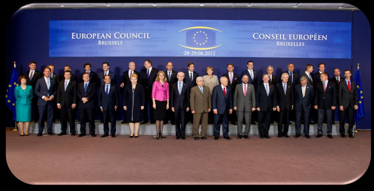 AZ EURÓPAI TANÁCS CSÚCSTALÁLKOZÓJA Az uniós tagországok állam- és kormányfőinek csúcstalálkozója 4évente legalább 4