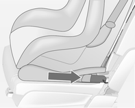 54 Ülések, biztonsági rendszerek Ha a V ellenőrzőlámpa a gyújtás bekapcsolása után kb. 60 másodpercig világít, az első utas oldali légzsák ütközés esetén felfúvódik.