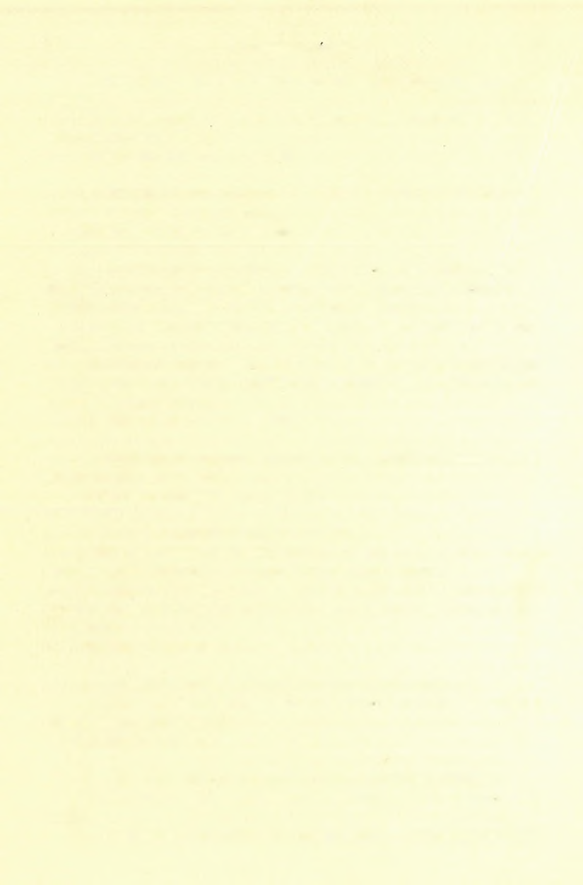 184 KALECSINSZKY SANDOB. (4 ) A nyers agyag kréta fehér színű, sovány és porlékony. Sósavval nem pezseg. Mind a háromféle ( c, b, a) kemenczében nem olvad meg és fehér színű marad, tehát tűzálló.