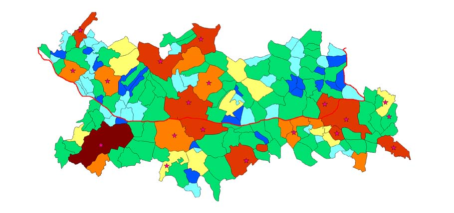 menti városok népességszáma a magyar oldalon magasabb, a magyarországi térség az elmúlt 100 év jelentős ipari, bányászati, és korunk high-tech beruházásainak köszönhetően sokkal urbanizáltabb.