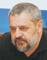 országét is, ahol született és élt. Autonomista elveket vall, ezért nem csoda, ha a többpártrendszer- CIP Katalogizacija u publikaciji Biblioteka Matice srpske, Novi Sad 329.14 (497.