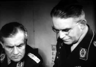 Schultz A. százados, a német légierők egészségügyi és orvosi szolgálatának propaganda- és sajtóelődója. A német vendégek fogadtatására a Keleti pályaudvaron megjelent Merényi Scholtz Gusztáv dr.