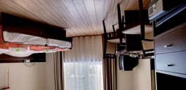 ÁFA-val: Hotel Azúr superior kétágyas szoba reggelivel, IFA-val, ÁFA-val: Hotel Azúr lakosztály egyágyas elhelyezéssel, svédasztalos reggelivel, IFA-val, ÁFA-val: Hotel Azúr lakosztály kétágyas