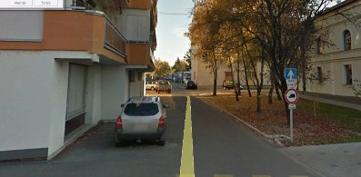 úttesten sebességcsökkentő bordákat (küszöböket) alakítottak ki. A Közlekedési Minisztérium 1984-es rendelete megengedi a forgalomcsillapító küszöbök, köznyelven a fekvőrendőrök telepítését.