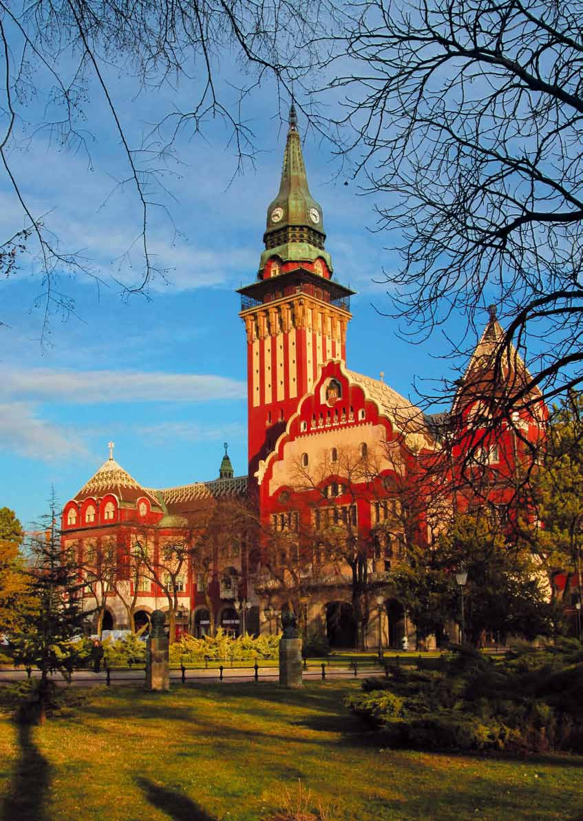 GRADSKA KUĆA Simbol Subotice Suboticu zovu Starom Damom, kažu da je grad sa 200 imena U njene pore utkana su imena cara Jovana Nenada Crnog, Aleksandra Lifke, Danila Kiša, Čat Geze, Kostolanji Dežea,
