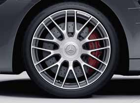 19-es abroncsokkal elöl és 285/30 R 20-as abroncsokkal hátul (széria a Mercedes-AMG SL 65-nél) 657 Titánszürke, polírozott