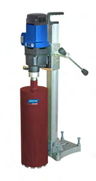 MAGFÚRÓK, BENZINES DARABOLÓGÉPEK, PORSZÍVÓK Jellemzők Erőteljes 2500 W-os motor. Könnyű aluminium tartó oszlop. 32mm-160mm es méretben alkalmazható fúrókoronák.