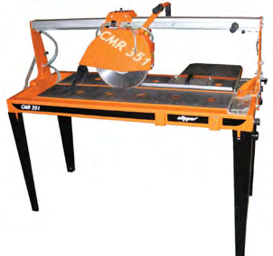 Technikai adatok Csz: 70184641991 Feszültség 230V Teljesítmény 1100W Biztosíték / Transzformátor / Generátor 16A/ 3KVA Max. vágótárcsa furat 230 25,4mm Állítható billenőasztal 0-450 Max.