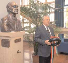 Felhasznált források itt is Forgó László volt.) 1958 áprilisában mint a kormánydelegáció szakértõje Moszkvában járt és atomenergiaügyi tárgyalásokat folytatott.