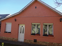 Sopron mellett, Egyházasfaluban 2 szintes, 5 szobás ház, 1300 m² telekkel eladó. Irányár: 20 M Ft. Telefon: (30) 423-2279. Telkek eladók. Telefon: (30) 955-0401.