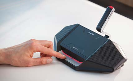 Optimalizált, ergonomikus kivitel A korszerű hozzászólási funkciók, mint például a hozzászólás lehetőségének jelzése, lehetővé teszik, hogy a résztvevők azonnal hozzászóljanak az értekezlethez,