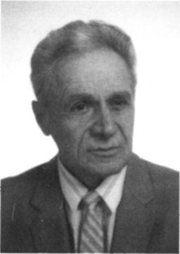 Három év múlva, 1958-ban egyetemi doktori címet szerez summa cum laude" minősítéssel, és ezután visszakerül a szegedi egyetemre, mint tanársegéd.