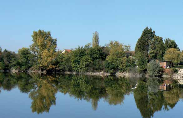 A Tisza szabályozása során, 1885-ben jött létre a levágott kanyarulat, ez a 18,7 km hosszú holtág.