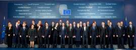 Az Európai Tanács csúcstalálkozója Az uniós tagországok állam- és kormányfőinek csúcstalálkozója 4évente legalább 4 alkalommal megrendezik 4résztvevői meghatározzák az EU által követendő általános
