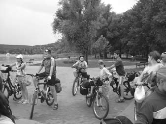 Laura, Liza, Noémi, Viktória, Alexandra, Alexa, Eszter, Lili, Zsófi, Tamás, Norbi, Sanyika, Dávid,
