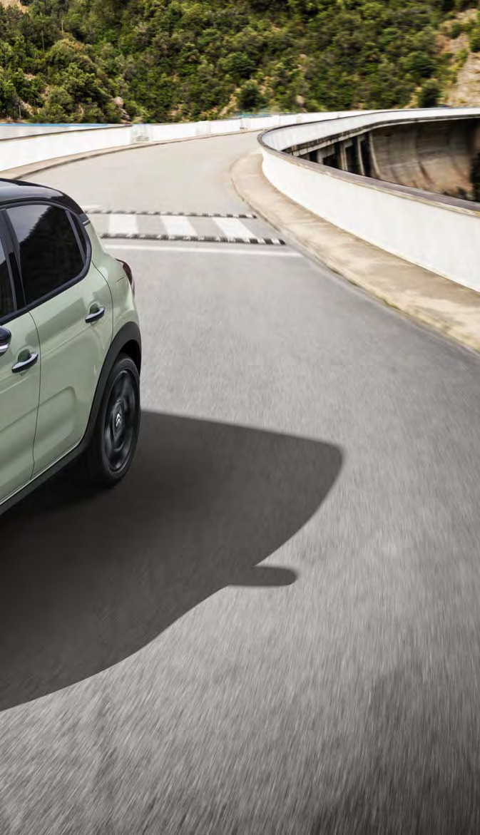HATÉKONY MOTOROK A maximális vezetési élmény és kényelem érdekében az ÚJ CITROËN C3 PureTech 110 S&S motorjához EAT6* (Efficient Automatic Transmission 6) automata sebességváltó
