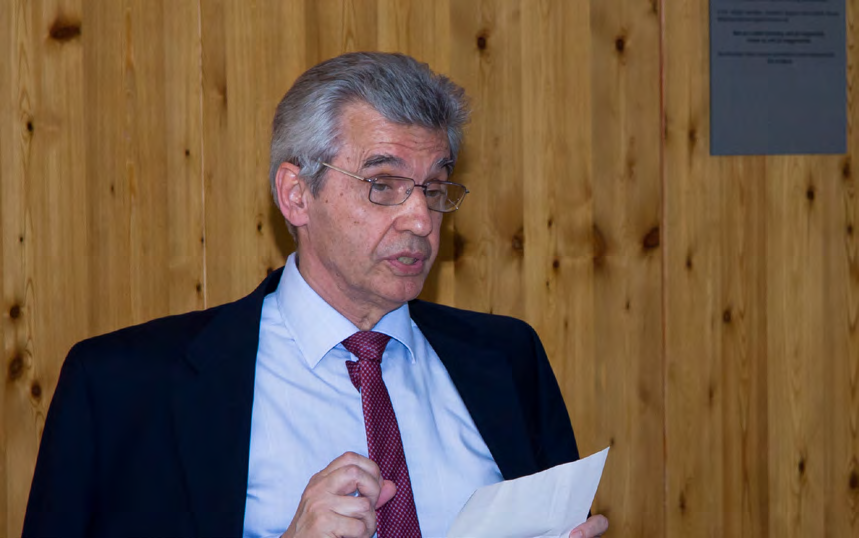 Sokoldalú képzést nyújtunk, ami ideális, ha több minden is érdekel egyszerre. Nemzetközileg elismert oktató- és kutatóközpont vagyunk.