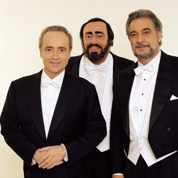 Híres operaénekesek A 3 Tenor José Carreras, Placido Domingo, Luciano Pavarotti A Három Tenor népszerű operaénekes csoport volt az 1990-es és a 2000-es években.