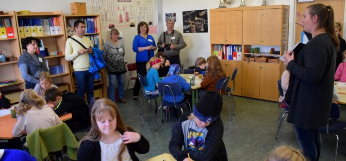 Hvert barn / hver nemandi fær hádegismat í skólanum.