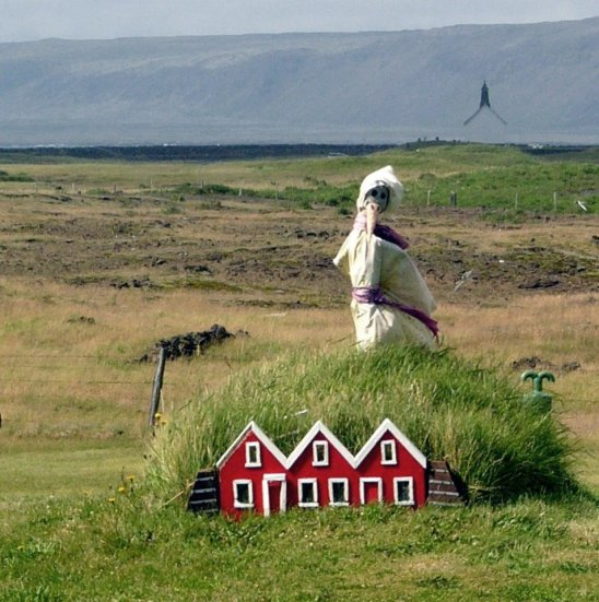 HIEDELMEK azt válaszolta, hogy igen. Az Isten erre nagyon mérges le és az mondta Évának: Akit elrejte él előlem, az most már rejtve marad előled!. Így jö létre a rejte emberek legendája.