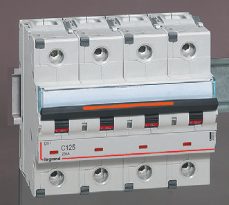 DX 3 kismegszakítók 25 ka termikus-mágneses megszakítók 2 125 A-ig, B, C és D jelleggörbe DX 3 kismegszakítók 50 ka termikusmágneses megszakítók 10 63 A-ig, C és D jelleggörbe 4 097 72 4 098 24 4 098