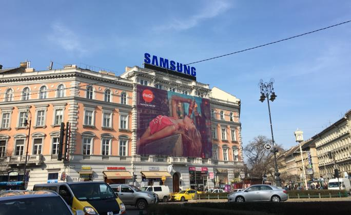 BUDAPEST VI. OKTOGON TÉR 1. Deák tér és Nyugati tér irányába Helyszín: Budapest, VI.