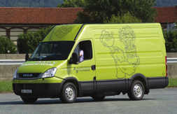 Az Iveco Daily CNG vészüzemre egy 15 literes benzintartállyal is rendelkezik.