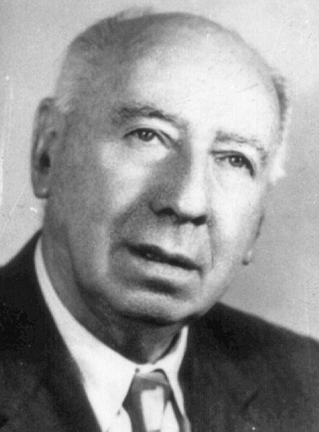 Gyökeres átalakulások a Társulatban és az egész országban (1949 1958) Ezek voltak a politikailag kemény évek, amelyek Társulatunk életében Vadász Elemér közvetlen, vagy közvetett geocézárságával