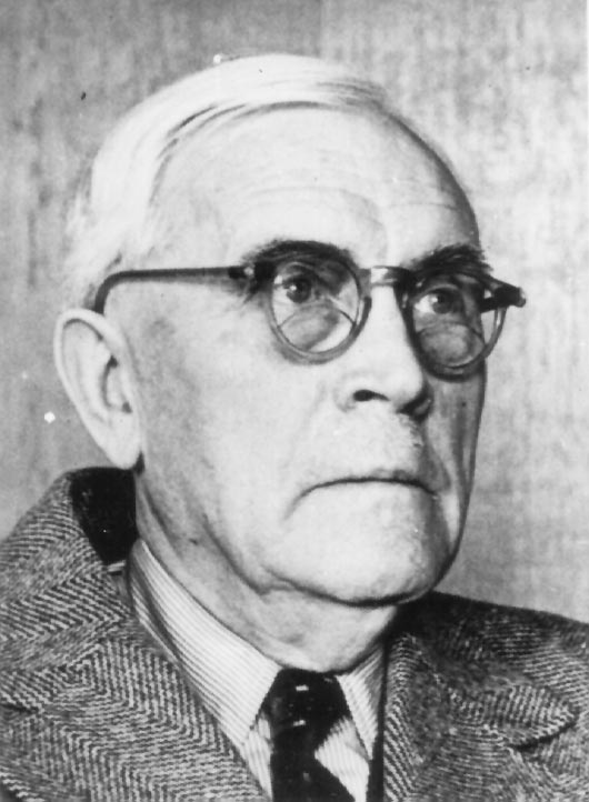 Bevezetés Társulatunk elsõ évszázadának krónikáját szakavatottan megírta Vendl Aladár. Ez tíz évvel a centenárium után, 1958-ban jelent meg, a budapesti Mûszaki Egyetem kiadásában.