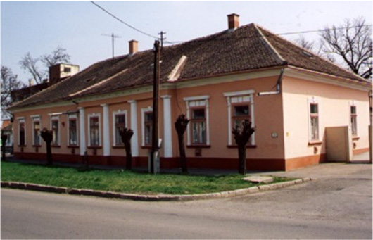 Tetőidom formáj és hjlásszöge.. HV Diákotthon (Kossuth Ljos utc.) 0. HV 0 Egykori szülőotthon Mgdoln Szülőotthon (Kálvin utc.) Védendő: Az épület tömegformálás és rányi.