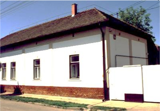 . KHV Gzdház (Nyár utc.). HV 0 Polgárház (Kossuth Ljos utc.) Védendő: Az épület tömegformálás és rányi. Szerkezeti díszítő elemekkel (flpillérek, párkányok, nyíláskeretek) tgolt utci homlokzt.