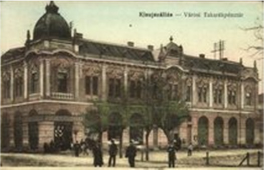 vgy vkolt lábzton, tokszerkezetén) mértéktrtó kontrszt htássl. Tetőidom formáj és hjlásszöge.