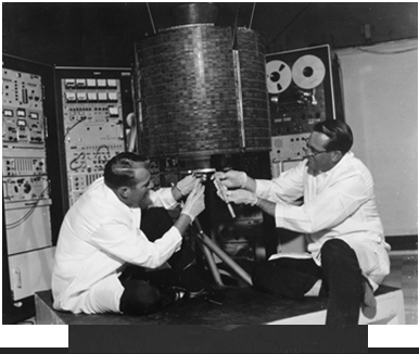Az űrkoszak kezdetei Explorer-1 (1958.02.01.) Pioneer-1 (1958.10.11.) Vanquard-1 (1958.03.01.) SCORE (1958.12.18.