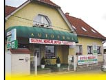 Ház-, házrészeadás Pogár, eadó egy tetőteres, tégaépítésű, 1982-ben épüt, 4 szobás csaádi ház. Irányár: 12 M Ft. Érd.
