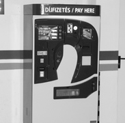 biztosítanak. Menekülő útvonalon elhelyezett ajtók vizsgálatára különleges előírások vonatkoznak.