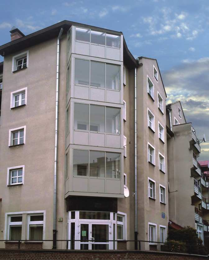 8 szárnyú ajtó kivitelezéséhez - a kitöltések vastagsága 1-12 mm közötti lehet - hőszigetelés nélküli rendszer -a rendszer