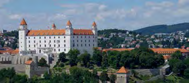 Várbelépők: kb. 20 /fő április 9. június 11. szeptember 10. 7.650 Ft-tól/fő Indulás 06.00 órakor Budapestről. Folyamatos utazás a Vöröskő-i várhoz.