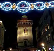 Ebbe a különleges díszletbe épül bele a hagyományos cseh karácsonyi vásár, melynek kihagyhatatlan elemei a sült kolbász, a perec és a sör. Időpont: november 24-26., december 1-3., december 8-10.