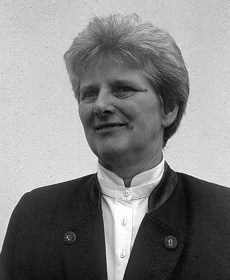 1964-tôl megszakításokkal, majd 1970- tôl folyamatosan tagja az OEE-nek, 1984- tôl vezetôségi tagja a helyi csoportnak. Tagja az Erdôvédelmi Szakosztálynak.