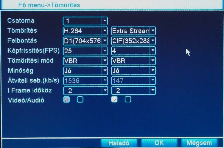 4.4 Tömörítés Az egyes kamerák rögzítési és hálózati átviteli paramétereinek beállítása. Csatorna: a beállítani kívánt kamera száma. Tömörítés: tömörítési formátum: H.264.